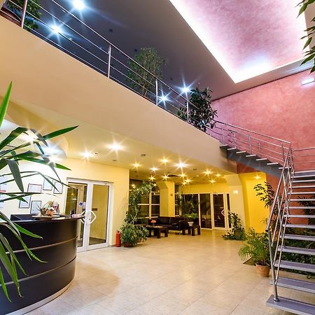 Hotel Torontal Тимишоара Экстерьер фото