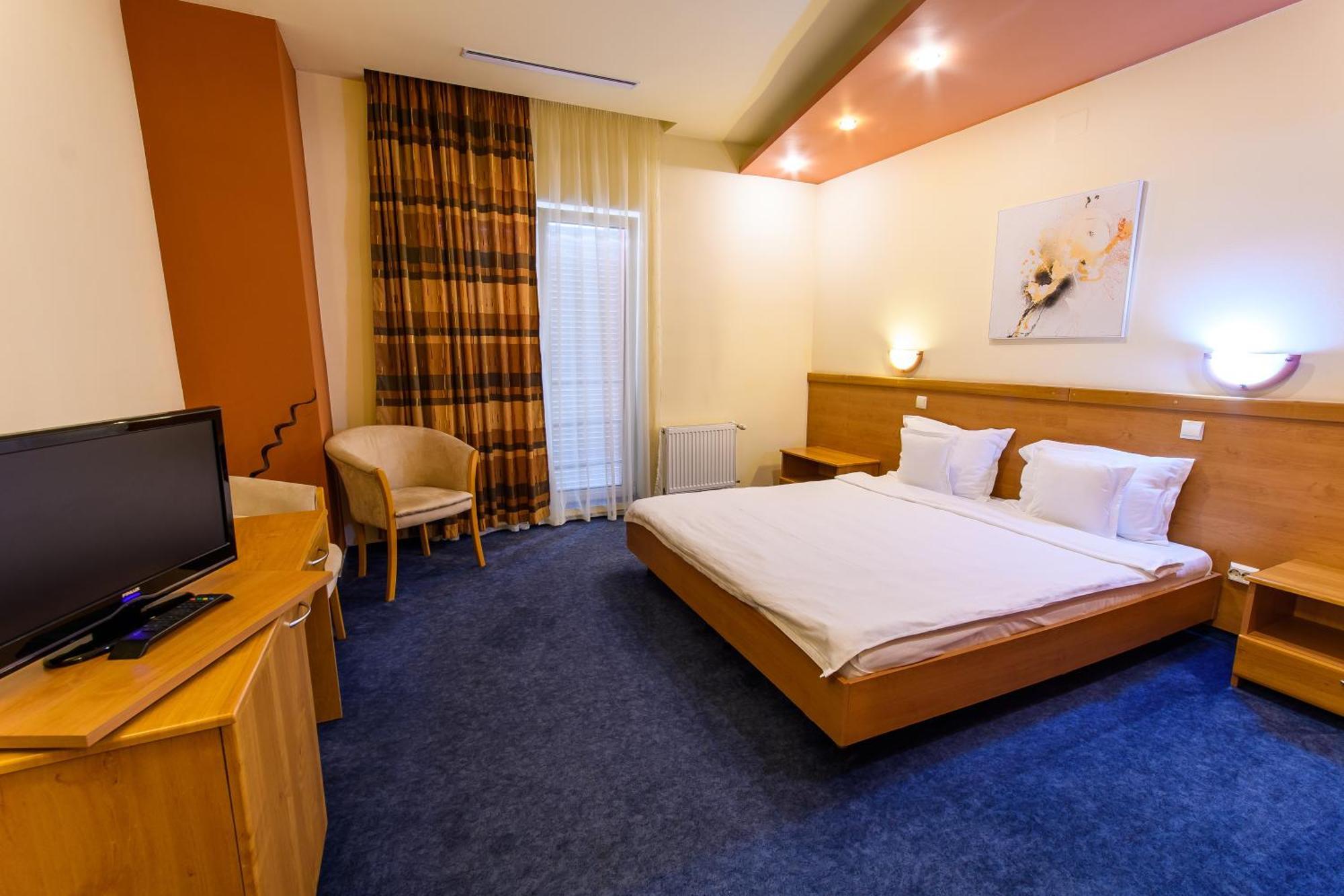 Hotel Torontal Тимишоара Экстерьер фото