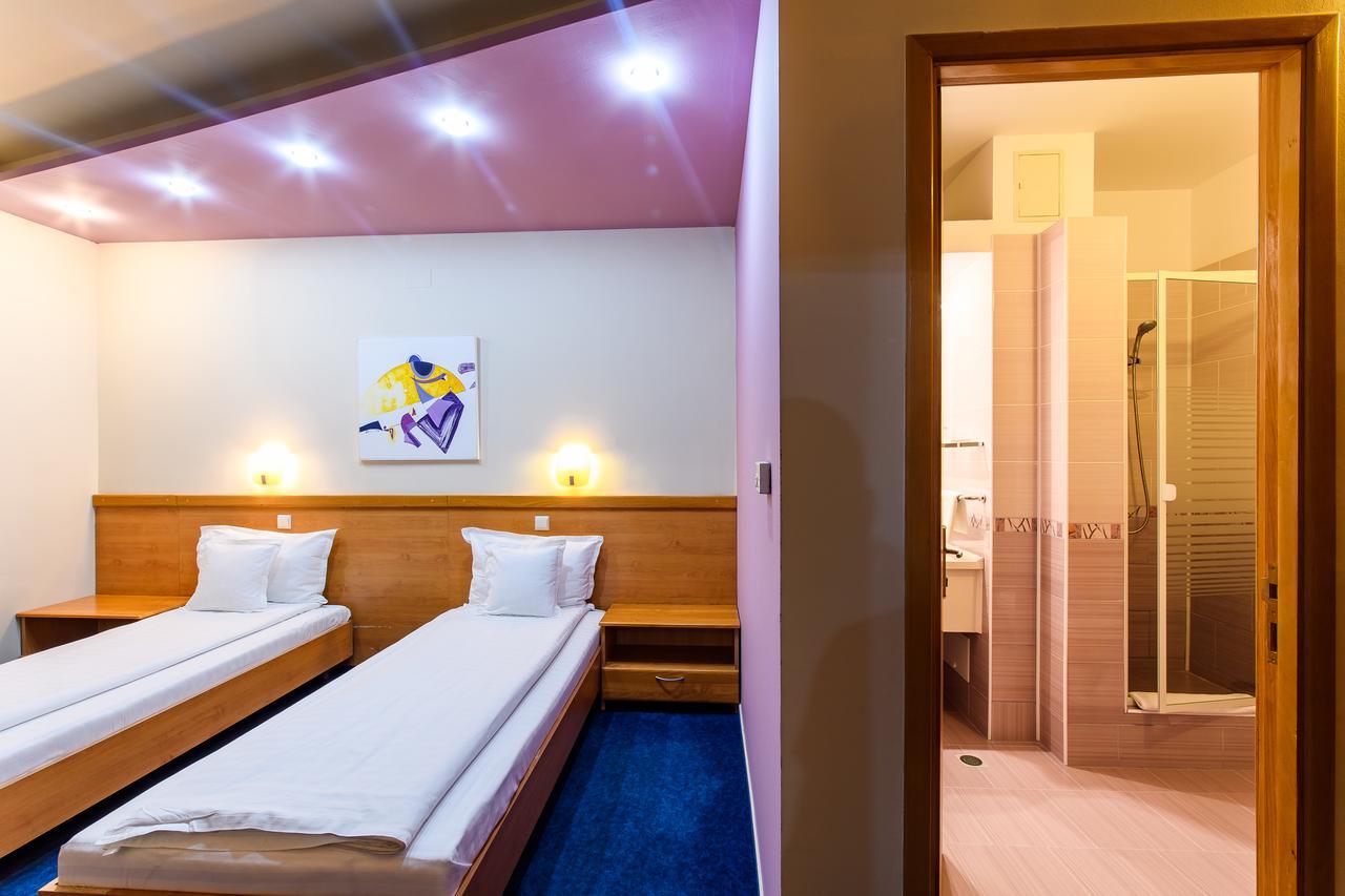 Hotel Torontal Тимишоара Экстерьер фото
