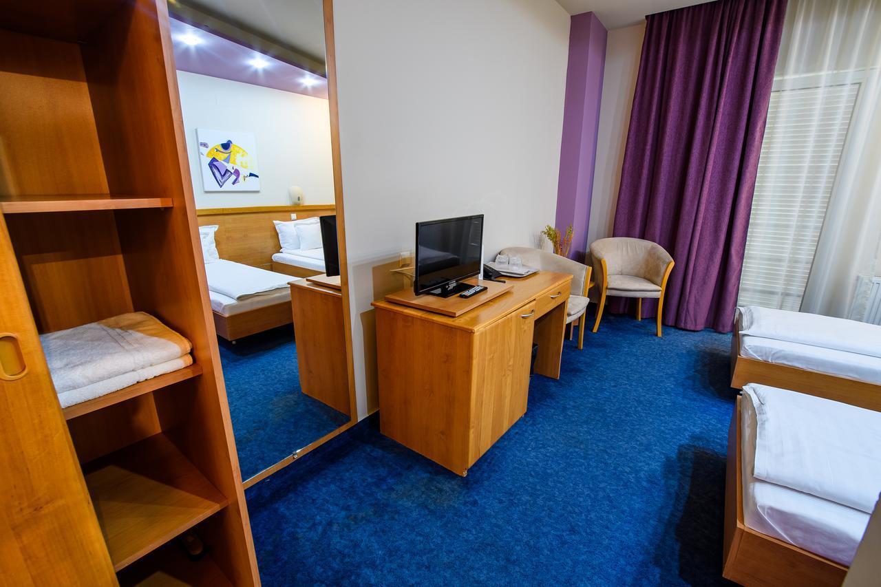 Hotel Torontal Тимишоара Экстерьер фото