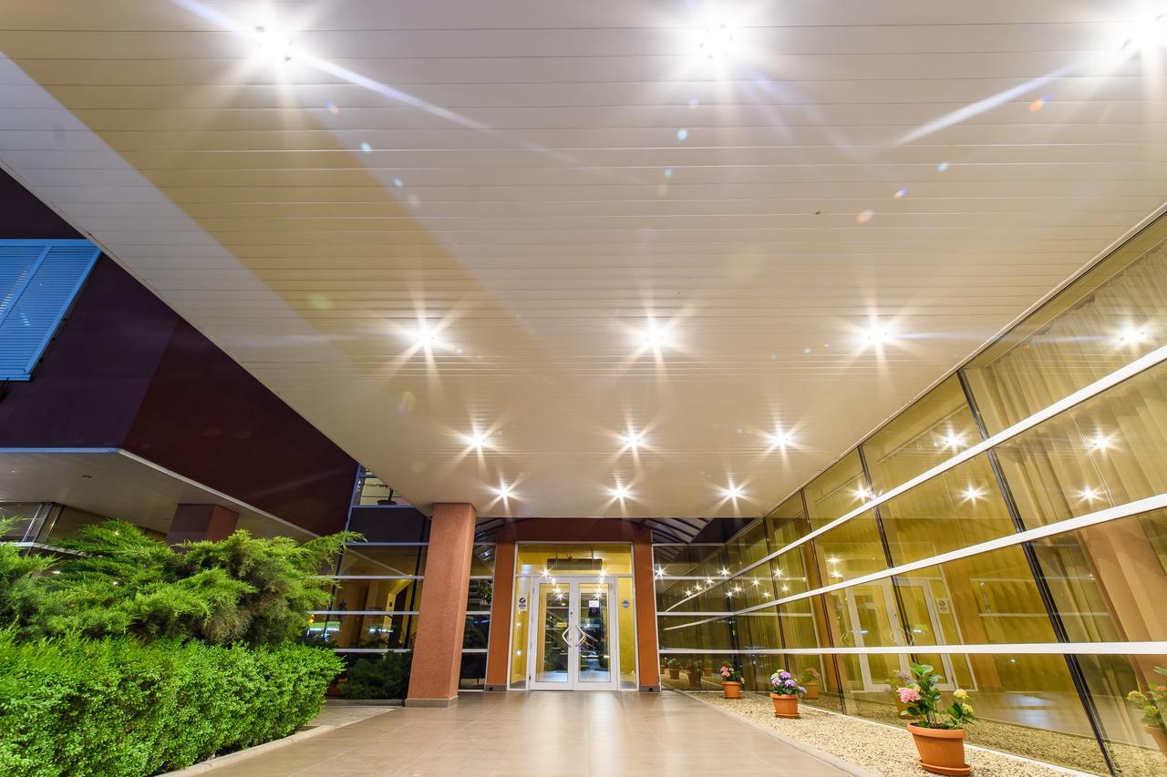 Hotel Torontal Тимишоара Экстерьер фото